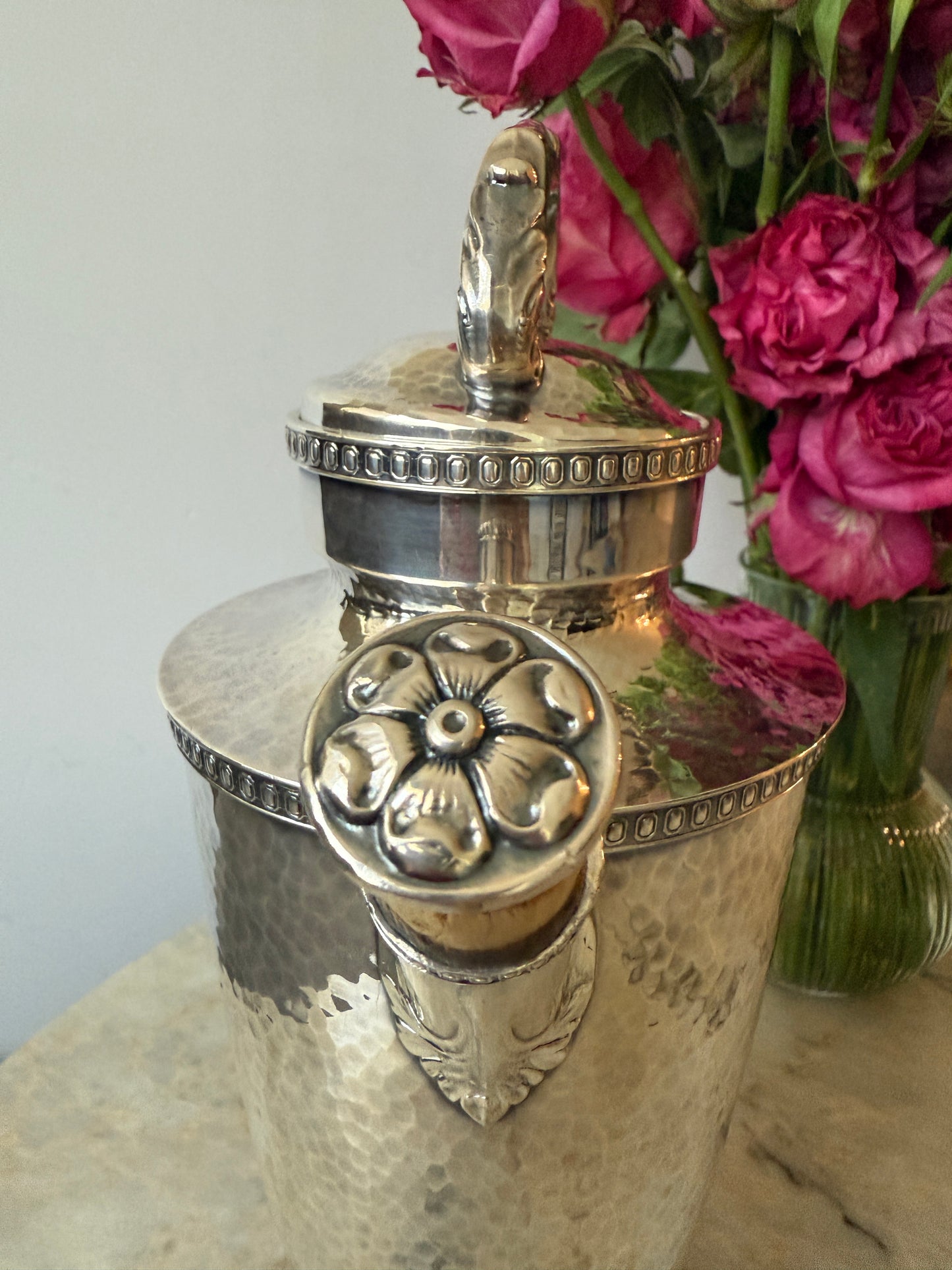 Vintage Derby International Silver Cocktail Shaker – Hammered Silver Plate Barware