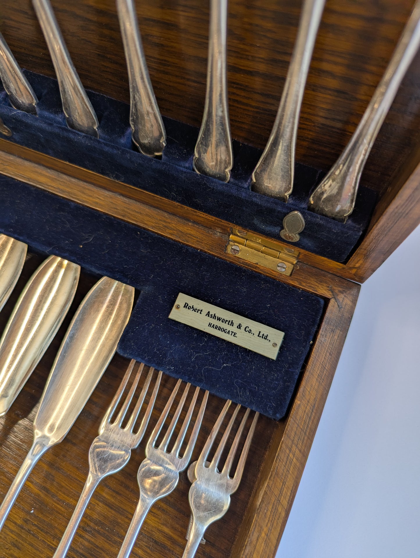 Antique Silver-Plated Fish Cutlery Set – Robert Ashworth & Co. Harrogate | Elegant 12-Piece Set in Original Wood Case