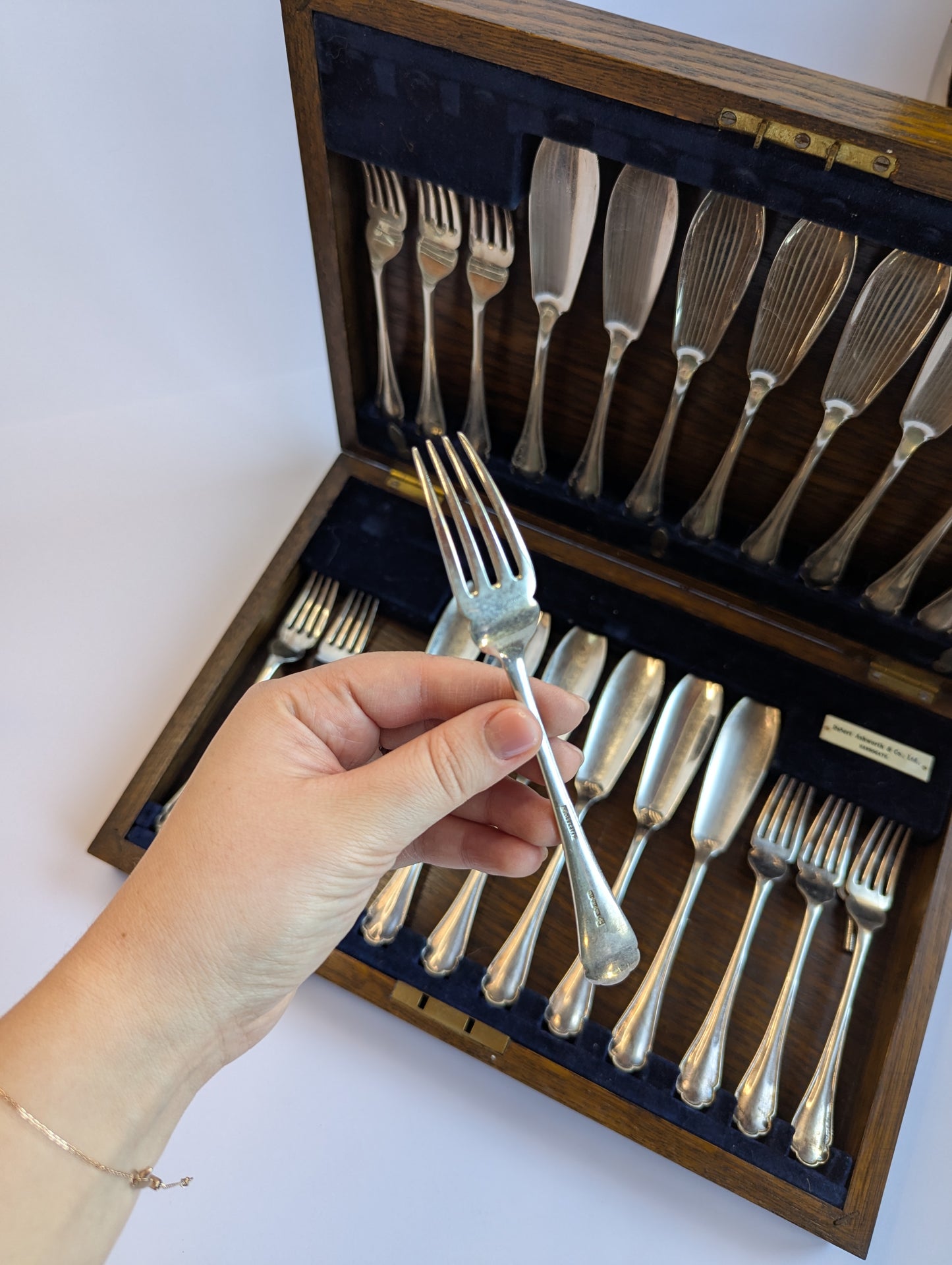Antique Silver-Plated Fish Cutlery Set – Robert Ashworth & Co. Harrogate | Elegant 12-Piece Set in Original Wood Case