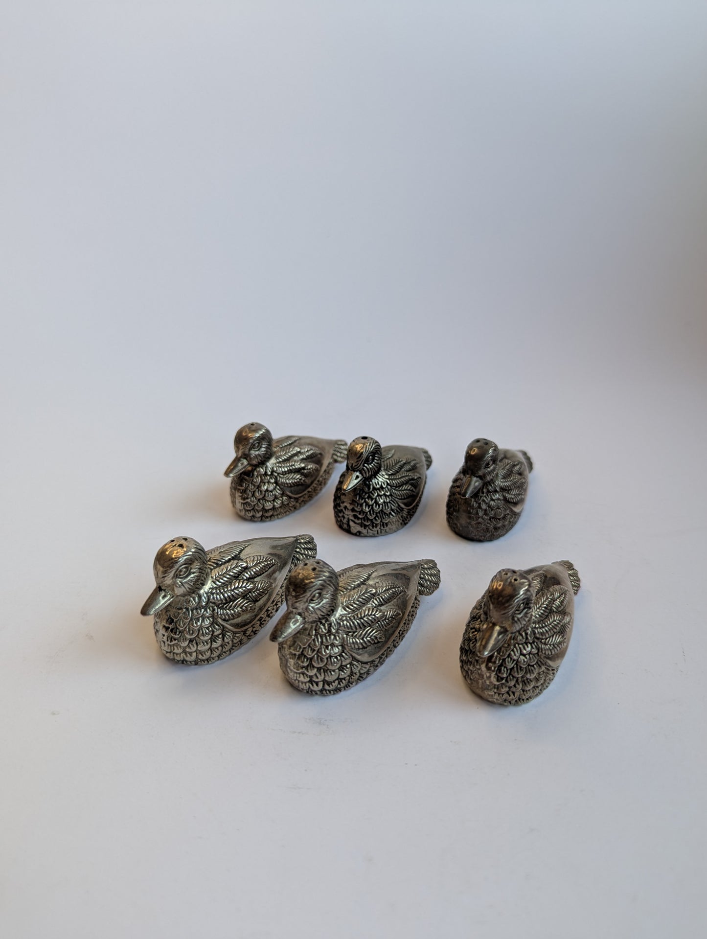 Set of 2 Silver-Plated Duck Salt and Pepper Shakers – Vintage Bird-Shaped Tableware, Ornate Detailing