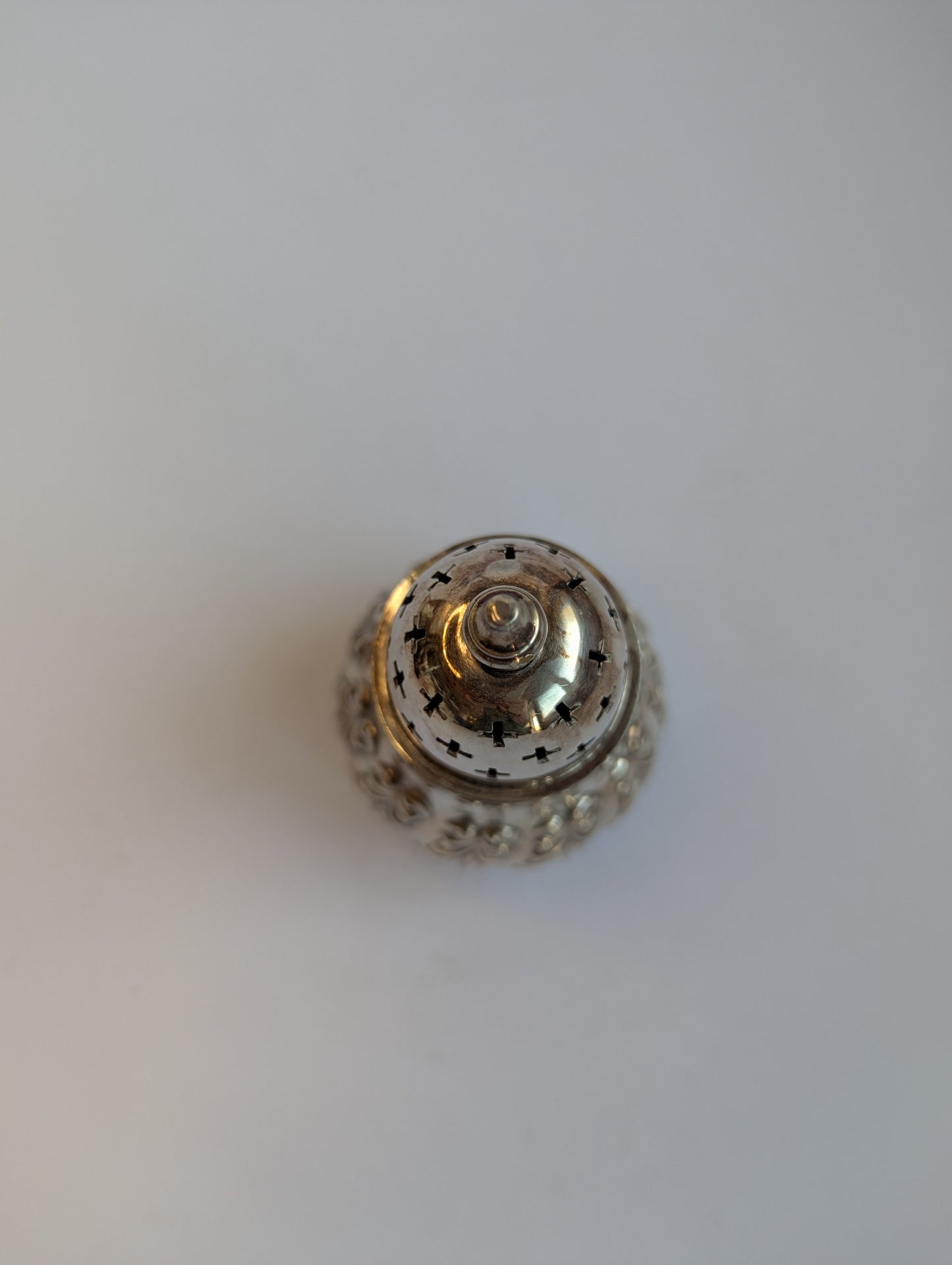 Vintage English Silver-Plated Sugar Shaker – E.P. Copper, Edwardian Style with Ornate Leaf Repoussé Design