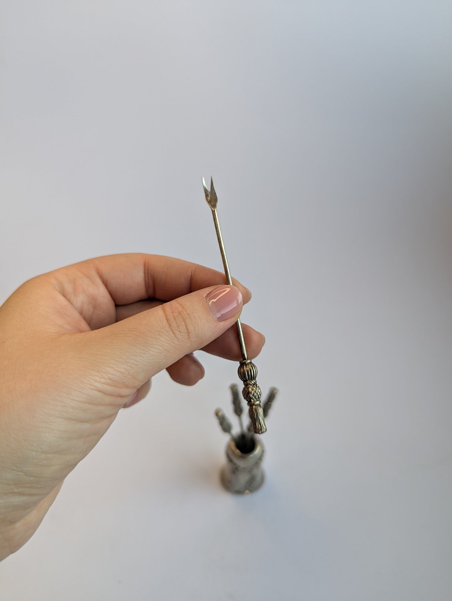 Vintage Silver-Plated Cocktail Picks with Holder – Nautical Rope & Tassel Design, Set of 6 Skewersge Silver-Plated Cocktail Picks with Holder – Nautical Rope & Tassel Design, Set of 6 Skewers