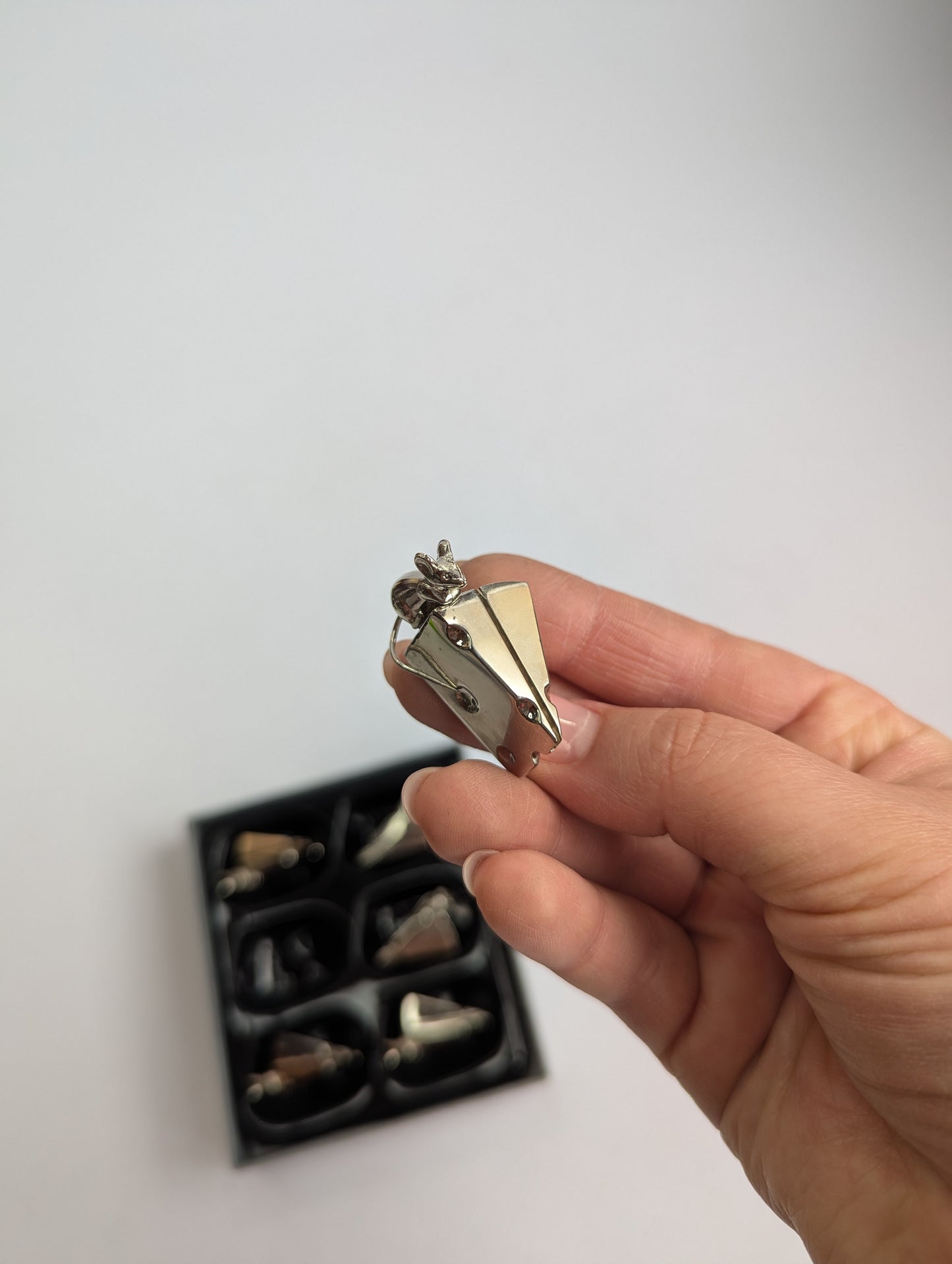 Vintage Metal Place Card Holders – Mouse & Cheese Set of 6
