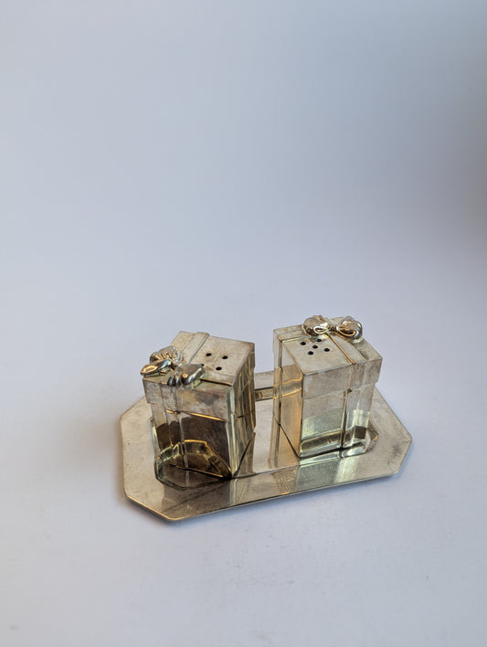 Vintage Silver-Plated Salt & Pepper Shaker Gift Box Set with Tray – Decorative Holiday Tableware