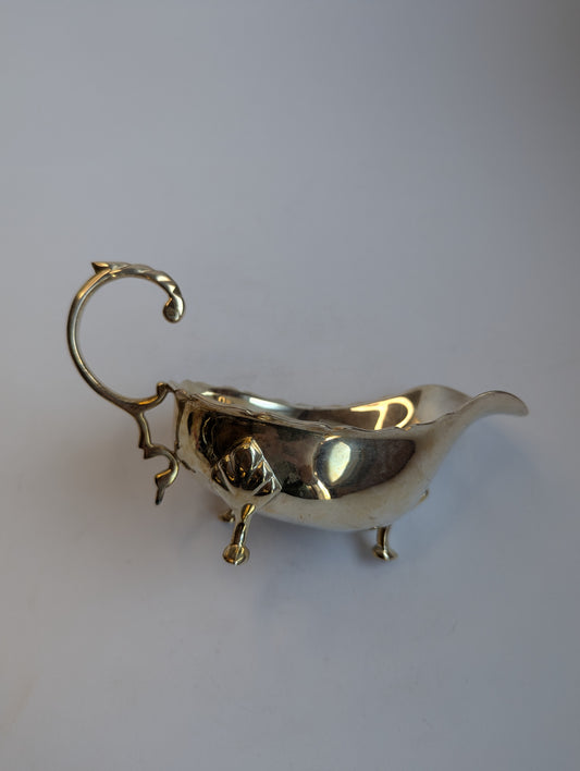 Vintage Silver-Plated Gravy Boat on Claw Feet – Elegant Footed Sauce Server with Handle